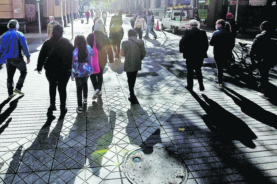 Chile supera los 900 mil casos acumulados de Covid-19 con 4.591 nuevos contagios y reportando una positividad del 9,74%