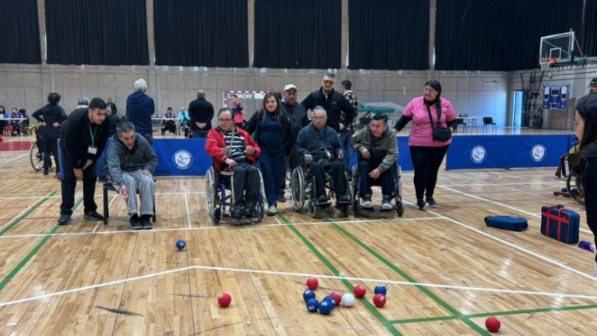 Histórica jornada de deporte inclusivo reúne a más de 150 participantes en Santiago